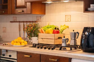 Cucina o angolo cottura di Villa Soli - Casa in Pietra con Piscina Panoramica