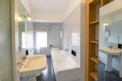Bagno di Xenia - 2 rooms apt in Corso Buenos Aires 73