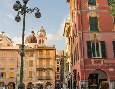 Vista generica su Chiavari o vista sulla città dall'interno dell'appartamento