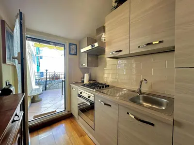 Cucina o angolo cottura di JOY Triolcale in centro con terrazza