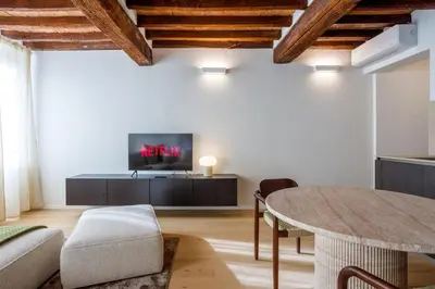 TV o dispositivi per l'intrattenimento presso Fumo di Lambrusco - Rua Frati 34 Palace by MoVeBNB