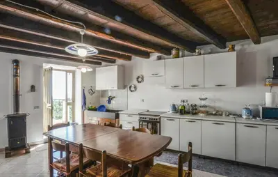 Cucina o angolo cottura di Gorgeous Apartment In Colli Di Ossegna With Wifi