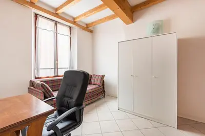 Area soggiorno di Large apartment with 2 bedrooms in the historic center