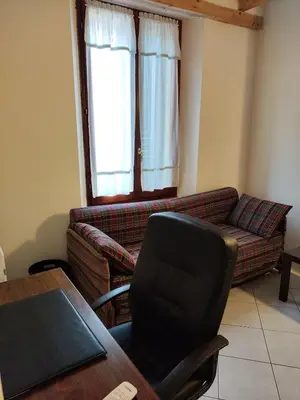 Area soggiorno di Large apartment with 2 bedrooms in the historic center