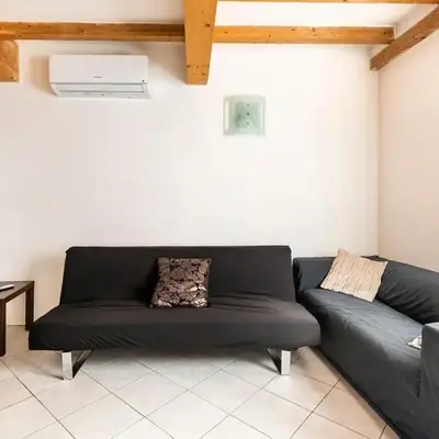 Large apartment with 2 bedrooms in the historic center
