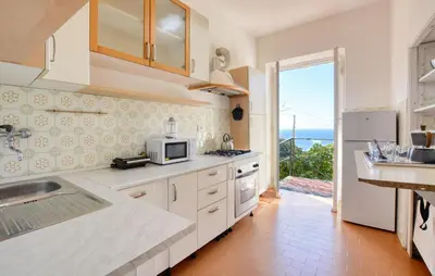 Cucina o angolo cottura di 2 Bedroom Amazing Apartment In Semorile