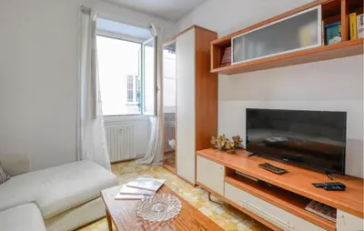 TV o dispositivi per l'intrattenimento presso 2 Bedroom Gorgeous Apartment In Rapallo