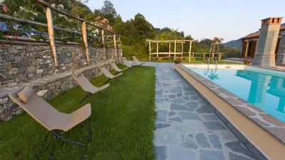 Piscina di VILLA ARBEIO 8&6 Emma Villas o nelle vicinanze