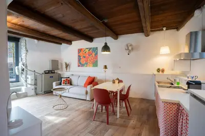 Cucina o angolo cottura di Le Case di Rosie, Tuscan Mountain View apartment, Pool