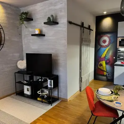 Luxury Art & Chromotherapy Apt-Hospital District3