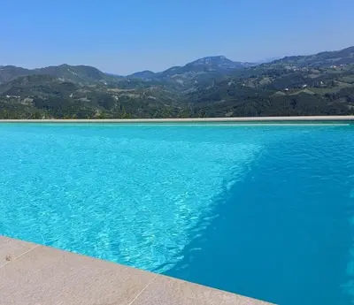 Piscina di Appennino in View o nelle vicinanze