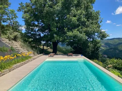 Piscina di Appennino in View o nelle vicinanze