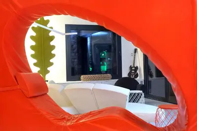 TV o dispositivi per l'intrattenimento presso Luxury Minimalist Villa Pool Seaview Liguria