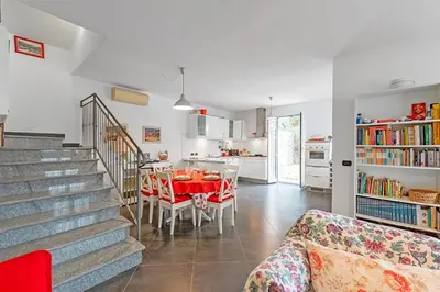 Cucina o angolo cottura di Moneglia Villa in A Quiet Place - Happy Rentals