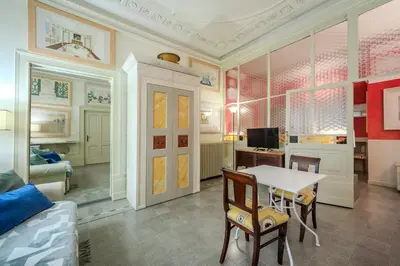 TV o dispositivi per l'intrattenimento presso Centro Assoluto, Parcheggio - Museo Privato