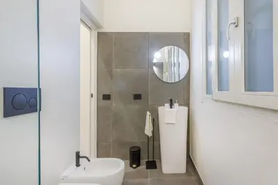 Bagno di Stylish Loft with Private Garage near Ghirlandina