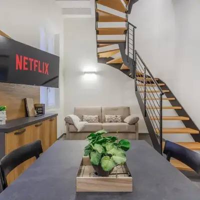 Stylish Loft with Private Garage near Ghirlandina