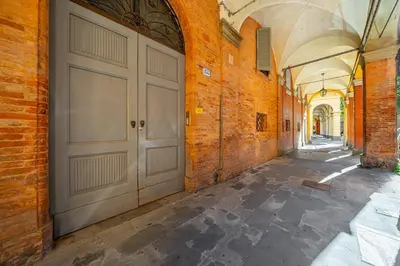 Facciata o entrata di Centro Storico - Eleganza rustica in città