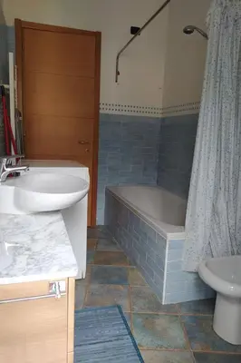 Bagno di Apartment Castelletto al Mare by Interhome