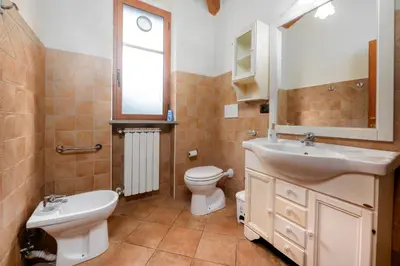 Bagno di 334 - Residence Montebello Bilocale B, Relax nel verde con Piscina