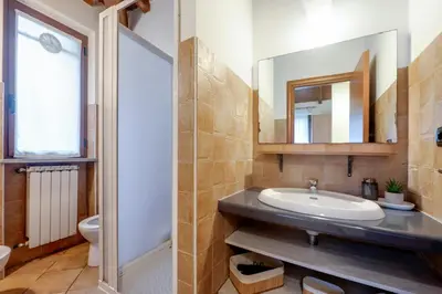Bagno di 335 - Residence Montebello Monolocale C, Relax nel verde con Piscina