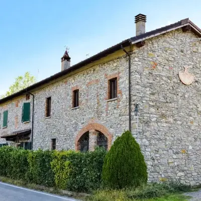 La Corte in pietra di Betty- Oltrepò Pavese - Pavia