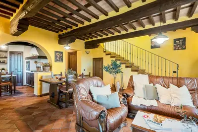 Area soggiorno di Panoramic Villa With Pool In Lunigiana