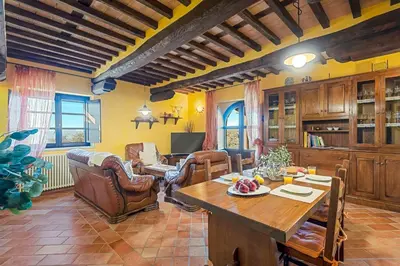 Area soggiorno di Panoramic Villa With Pool In Lunigiana
