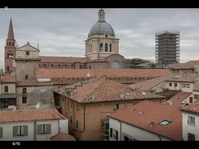 Vista generica su Mantova o vista sulla città dall'interno dell'appartamento