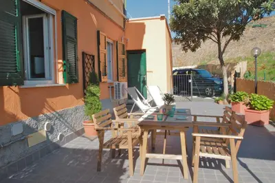 Area soggiorno di Appartamento con giardino Dolcemare