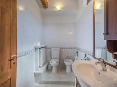 Bagno di Farmhouse in Aulla with Private Pool