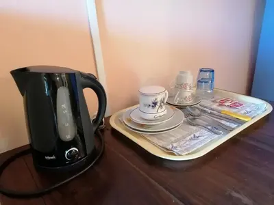 Set per la preparazione di tè e caffè presso La Costa Di Gavedo