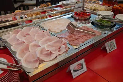 Cibo presso l'hotel o nelle vicinanze