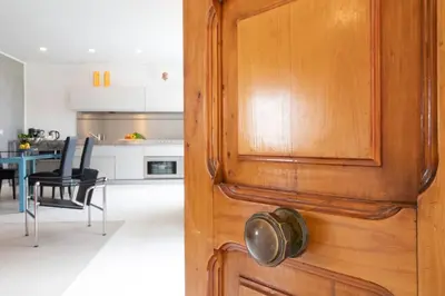 Cucina o angolo cottura di Casa Giulia - Apartment beachfront with 2 bedrooms, air conditioning and private parking, just 30 meters from the beach