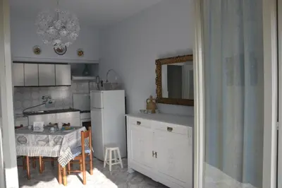 Cucina o angolo cottura di Studio Flat Tigullio & Garage