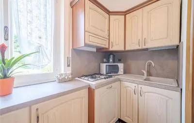 Cucina o angolo cottura di Nice Home In San Pietro Vara -Sp-