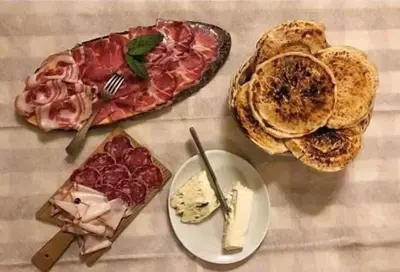 Cibo presso l'hotel o nelle vicinanze