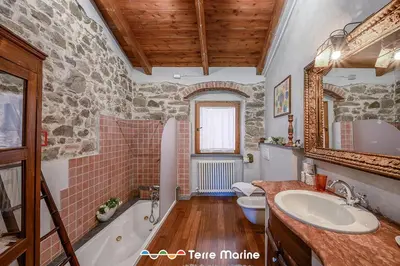 Bagno di L'Occhio di Santa Lucia, Terre Marine