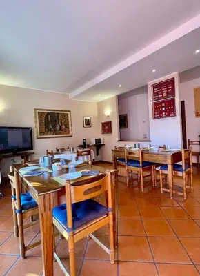 TV o dispositivi per l'intrattenimento presso Hotel-Motel70