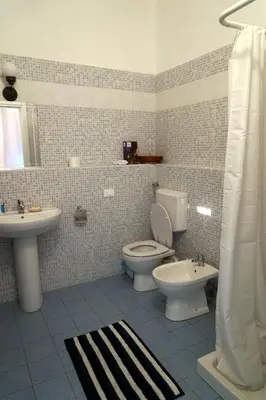 Bagno di NOEMI & JULIENNE