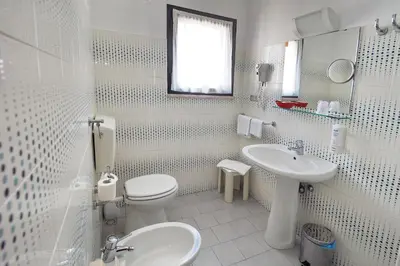 Bagno di Hotel Versailles