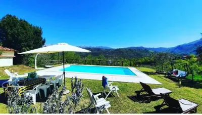 Piscina di Le Apuane Holidays o nelle vicinanze