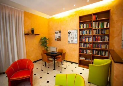 Biblioteca nell'hotel