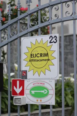 Certificato, attestato, insegna o altro documento esposto da Elicrim