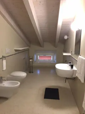 Bagno di RESIDENZA VIRGILIANA SUITE con terrazza-Centro Storico