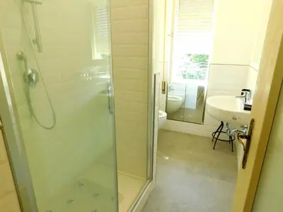 Bagno di silent apartment, levanto