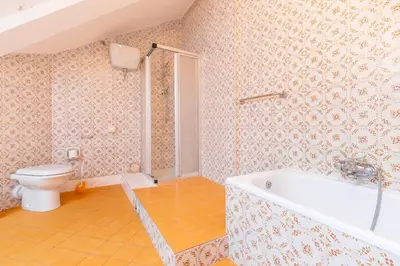 Bagno di Attico spazioso e con Vista, Levanto