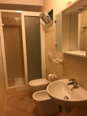 Bagno di Affittacamere Cerisola 2003