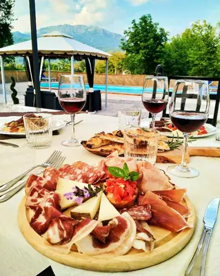 Cibo presso l'agriturismo o nelle vicinanze