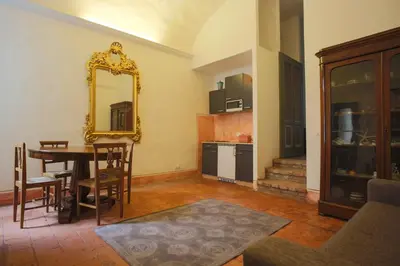 TV o dispositivi per l'intrattenimento presso Two rooms apartment in Palazzo Malaspina